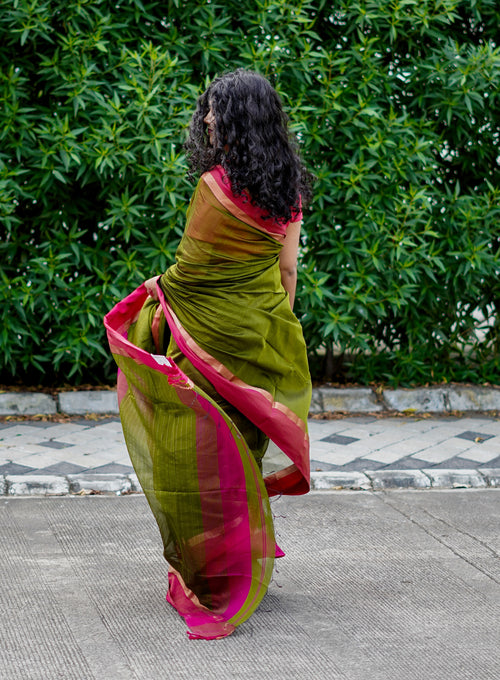 Aalta - Olive Green Maheshwari Handloom Saree with Rani Pink border